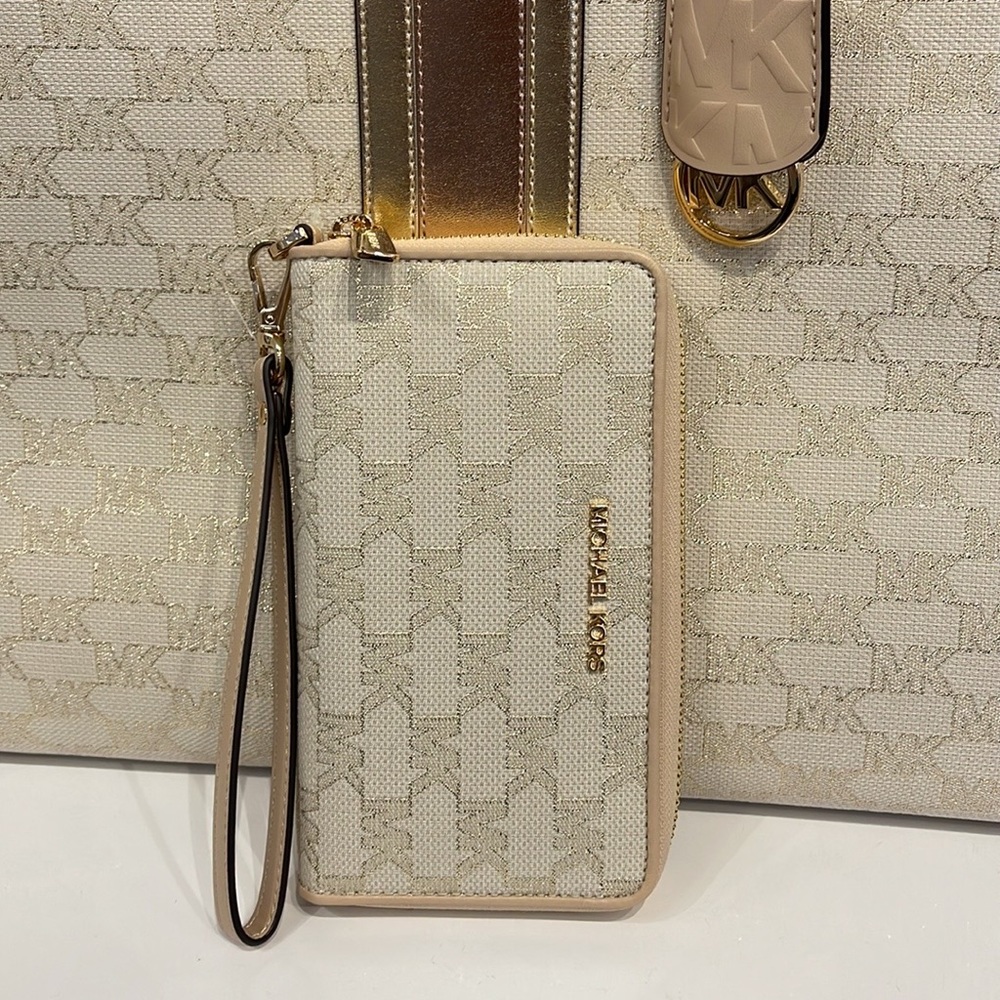 Michael Kors Jet Set Travel Large Phone Case Wristlet Wallet MK Natural Multi - Picture 8 of 16